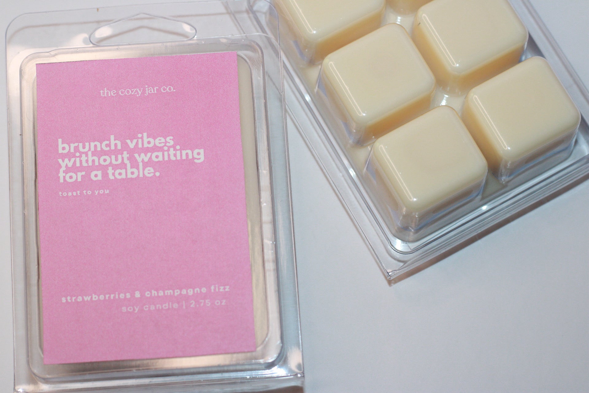 strawberries and champagne fizz- 2.75 wax melts
